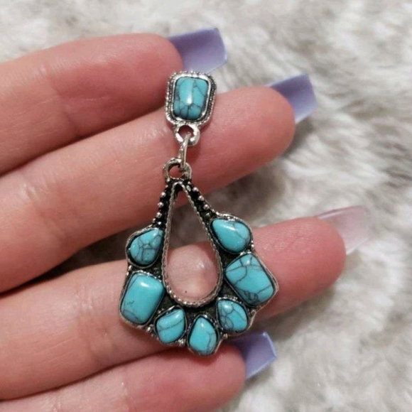 💖 2/$30 Boho Gypsy turquoise beaded silver drop earrings - Picture 8 of 11